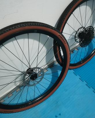 Ruote Fulcrum gr lite gravel  + cassetta+ gomme