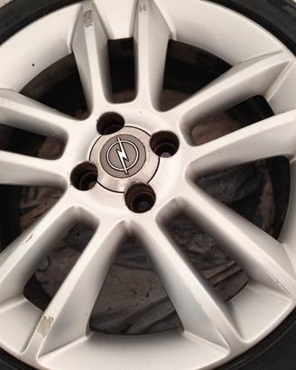 4 gomme estive  con cerchio in lega