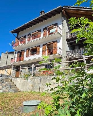 CASA SEMINDIPENDENTE A SAINT-RHEMY-EN-BOSSES