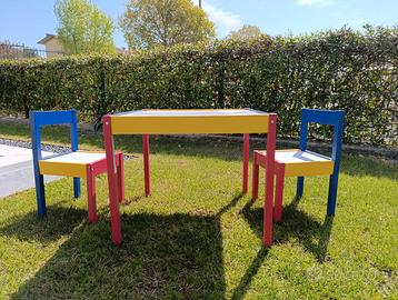 Tavolino e 2 sedie per bambini in legno