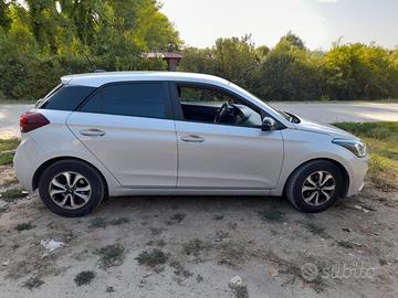 HYUNDAI i20 2ª serie - 2020