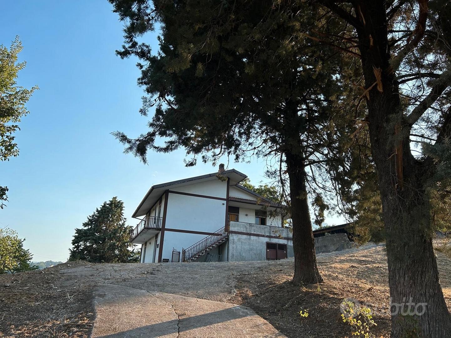 Proprietà di 45.000 mq con casa di 250 mq - Altro
