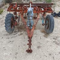 Coltivatore trainato a molle + erpice + cassetta