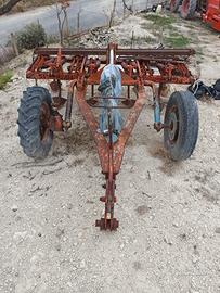 Coltivatore trainato a molle + erpice + cassetta