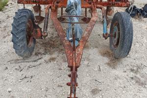 Coltivatore trainato a molle + erpice + cassetta