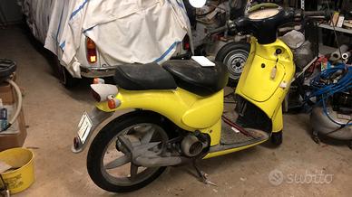 Aprilia scarabeo 50 2T  completo