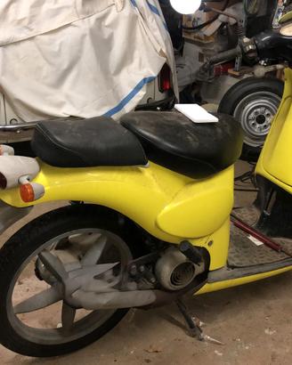 Aprilia scarabeo 50 2T  completo