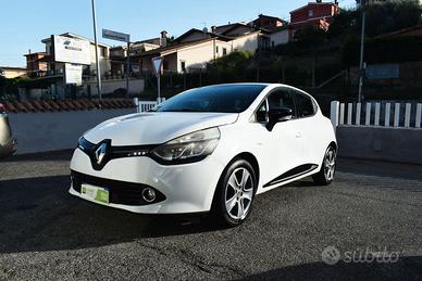 Renault Clio Costume National