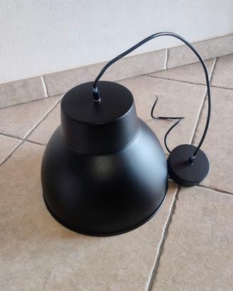lampada da tavolo sospesa