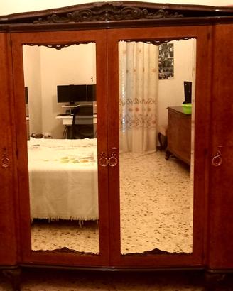 Armadio stile Chippendale