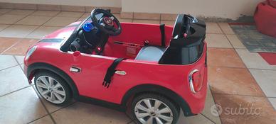 Automobile elettrica MINI COOPER