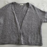 Cardigan over grigio