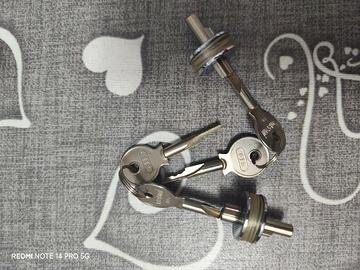 serratura per vetrinetta 