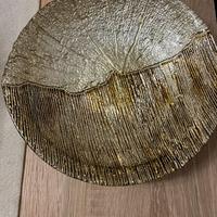 Ciotola decorativa beige e dorata. Nuovo.