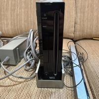 Wii (con due telecomandi e 4 giochi)