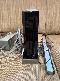 Wii (con due telecomandi e 4 giochi)