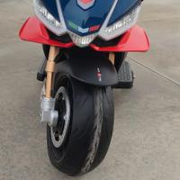 Moto elettrica Aprilia RSV4