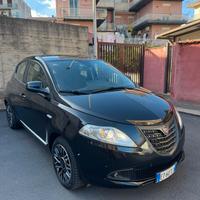 Lancia Ypsilon 1.3 MJT 16V 95 CV 5 porte S&S S Mom