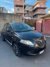 Lancia Ypsilon 1.3 MJT 16V 95 CV 5 porte S&S S Mom