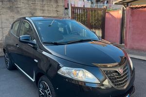Lancia Ypsilon 1.3 MJT 16V 95 CV 5 porte S&S S Mom
