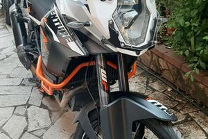 KTM 1190 ADVENTURE R accessoriata