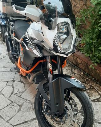 KTM 1190 ADVENTURE R accessoriata
