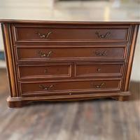 Cassettiera in legno stile classico