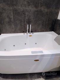 vasca idromassaggio jacuzzi