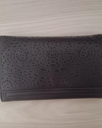Pochette nera in pelle verniciata