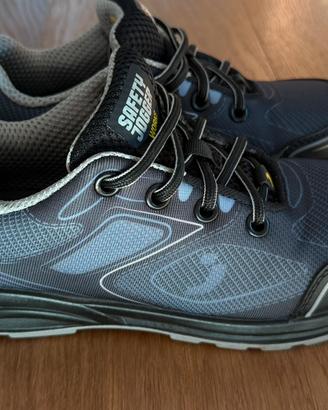 Scarpe antifortunistiche da donna