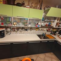 Cucina angolare di mobilificio 