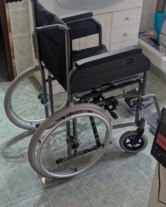 Carrozzina per disabili NARROW 45 cm