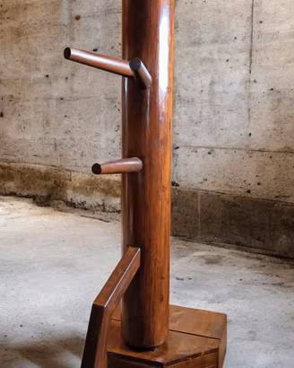 Omino di legno (wooden dummy)