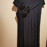 Abito blu con decorazione