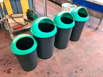 4 pattumiere per raccolta differenziata usate