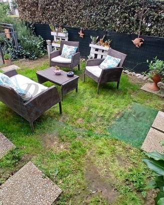 Appartamento di 96 m² con 5 locali e box auto a Ro