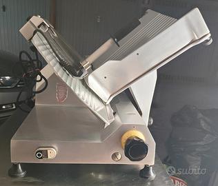 affettatrice professionale a gravità lama 36°