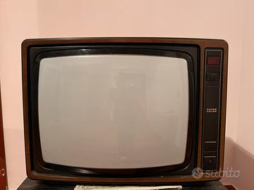 Televisore catodico a colori Grundig supercolor 42