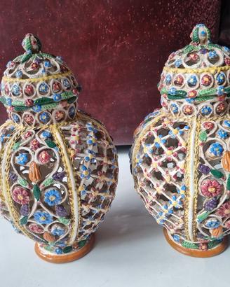 coppia di vasi in ceramica