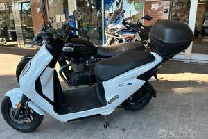 Honda em 1 2024 EUROSCOOTER esamino permuta - fina