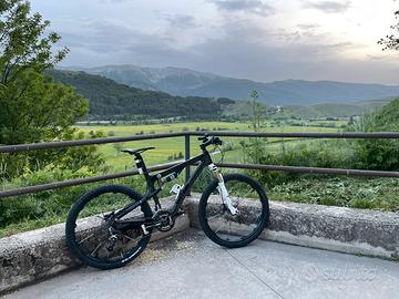 Mtb total carbonio