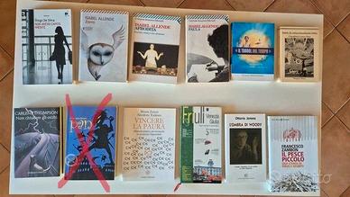 Insieme di libri usati