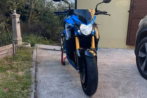 Suzuki gsx-s 750 yugen carbon