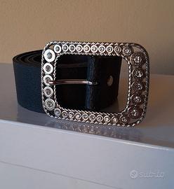 Cintura donna in pelle ruvida. 