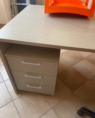 Scrivania completa ufficio