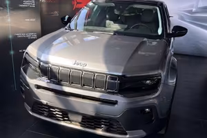 JEEP AVENGER PARI AL NUOVO