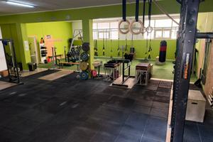 Locale artigianale 200 mq con 2 bagni e spogliatoi