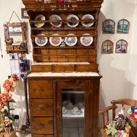 Credenza porta piatti arte povera