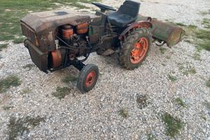 Trattorino pasquali diesel con atrezzi