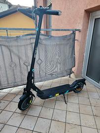 Monopattino elettrico RCB R17